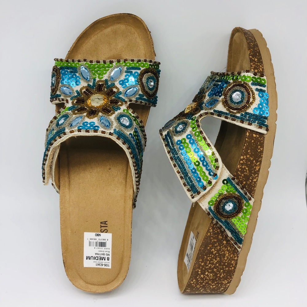 Sandal with glass stone